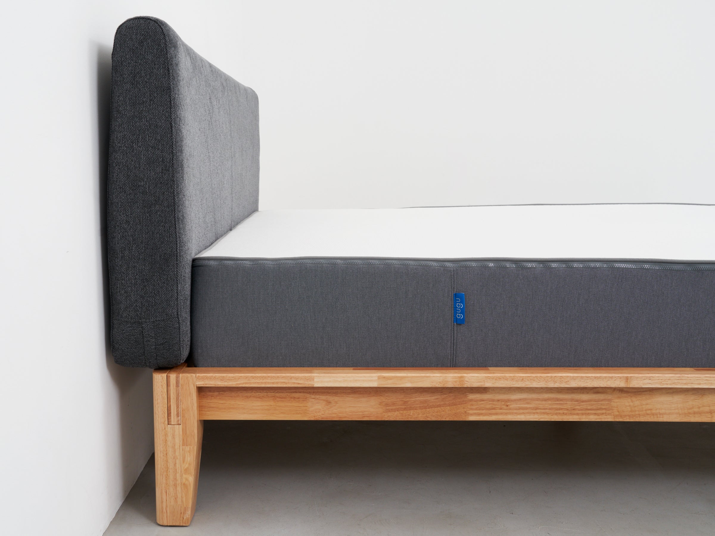 guguベッドフレーム