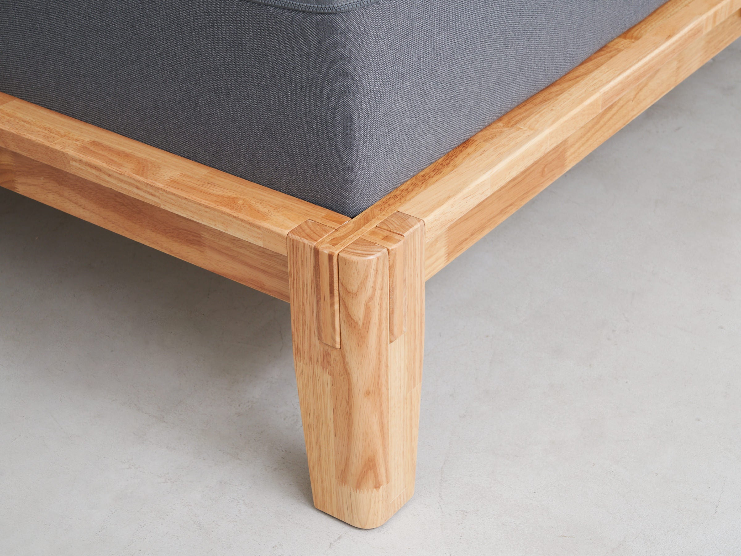 guguベッドフレーム